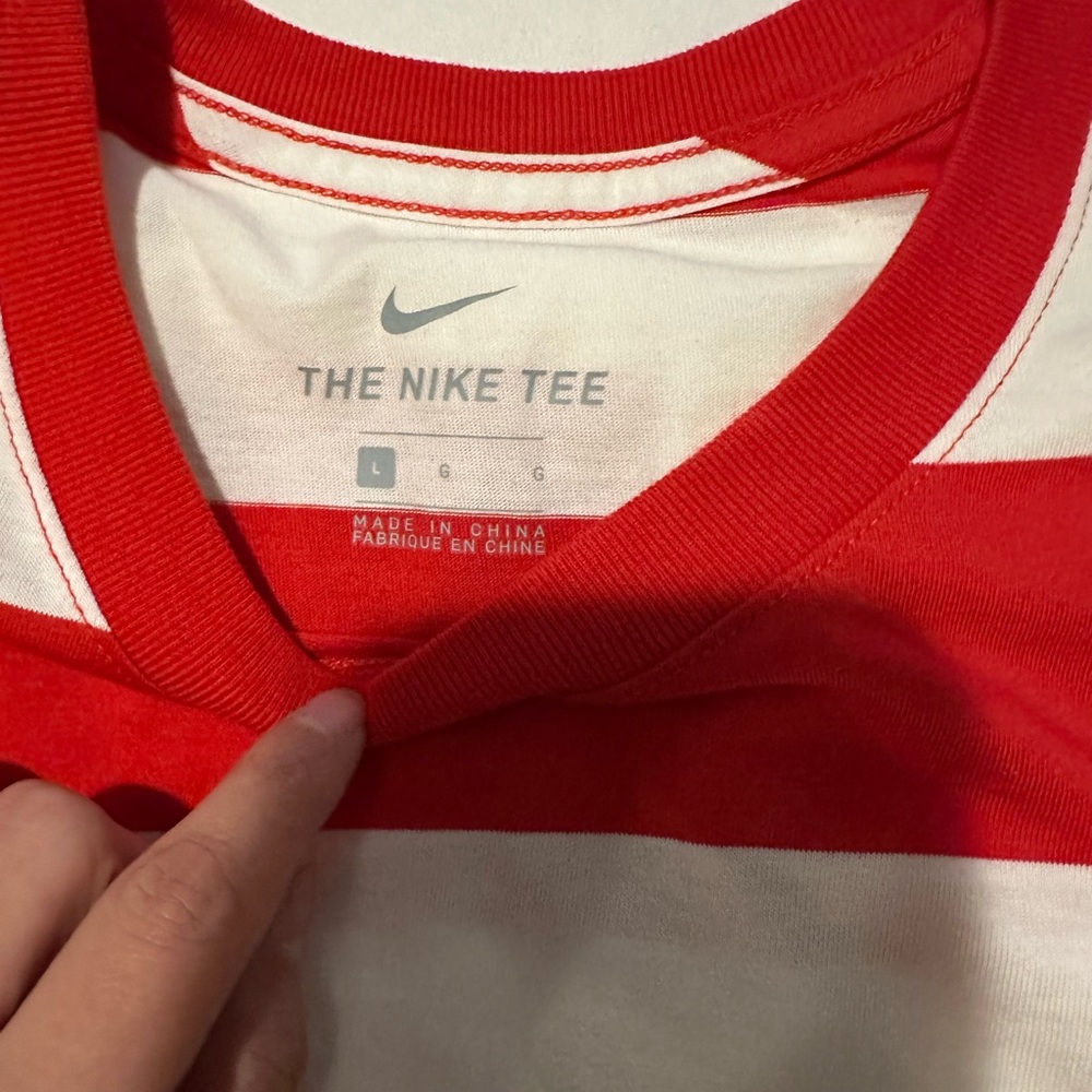 Nike - Picture 2 of 3